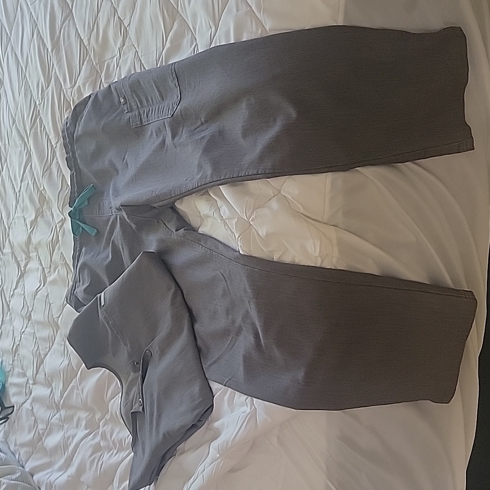 FIGS NURSING SCRUBS